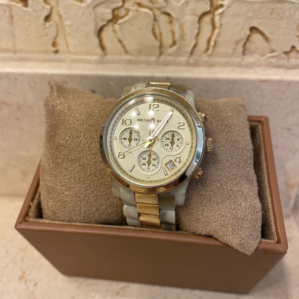Michael Kors Women’s Off-white and Gold Tortoise Resin Watch